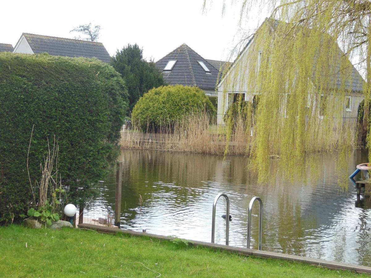 Detached Bungalow With Dishwasher At The Water Medemblik Εξωτερικό φωτογραφία